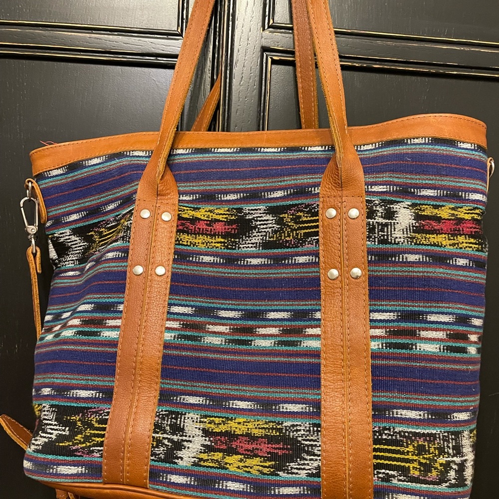 Large nena bag. Great condition. Used a time or two. Smoke free home.